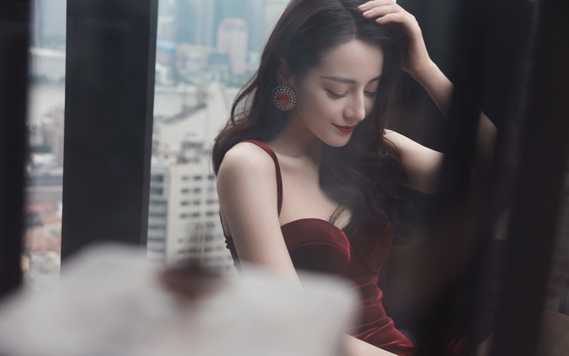 EDG主教练接受专访谈未来，edg主教练正在热身