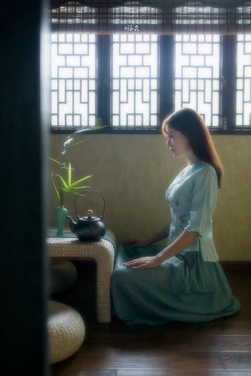 火箭再胜雷霆东区半决赛先拔头筹，火箭雷霆比赛录像回放中文 今天