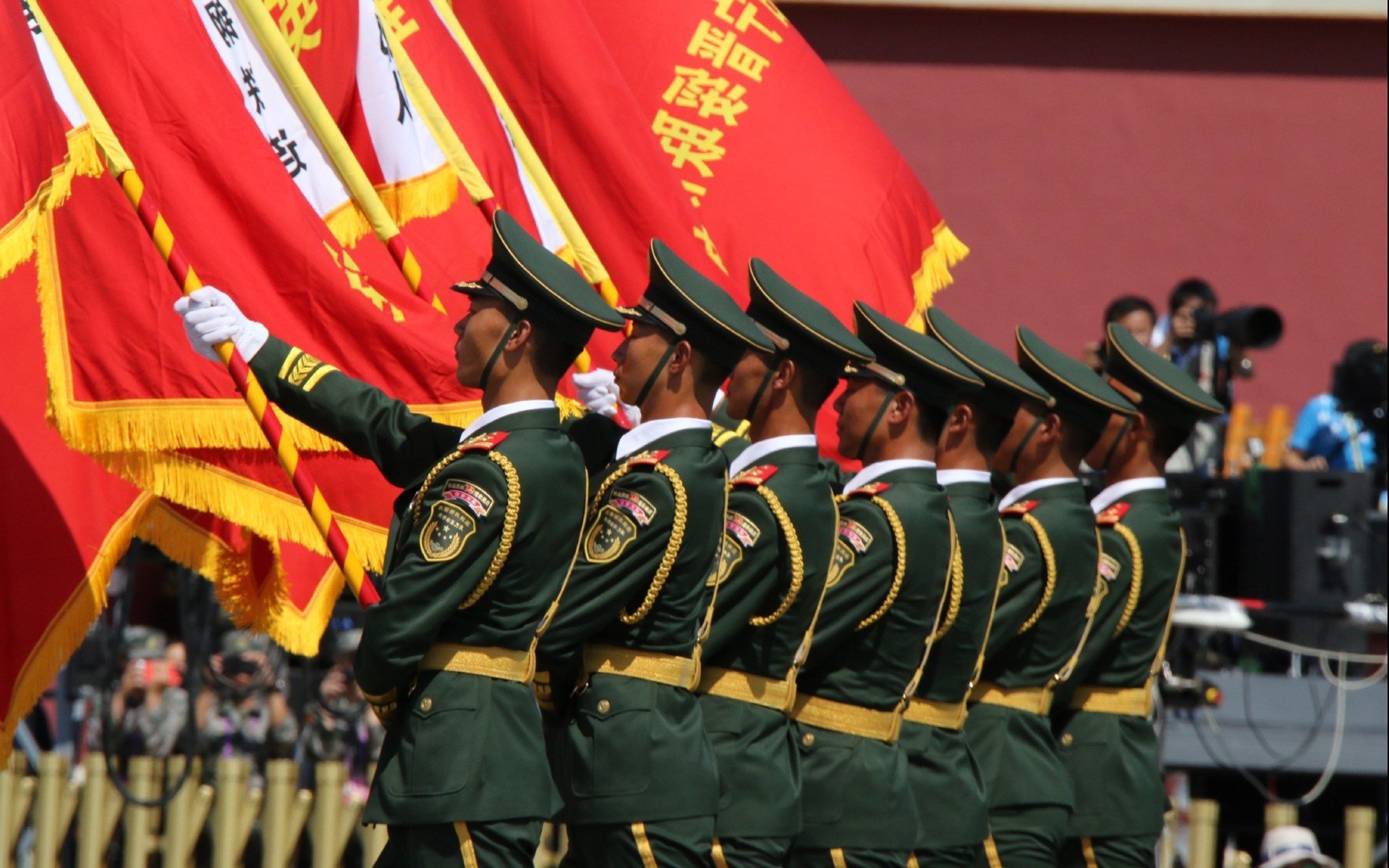 狼队新援波迪奇表现出色,助球队连胜走向成功,饿狼vs波奇