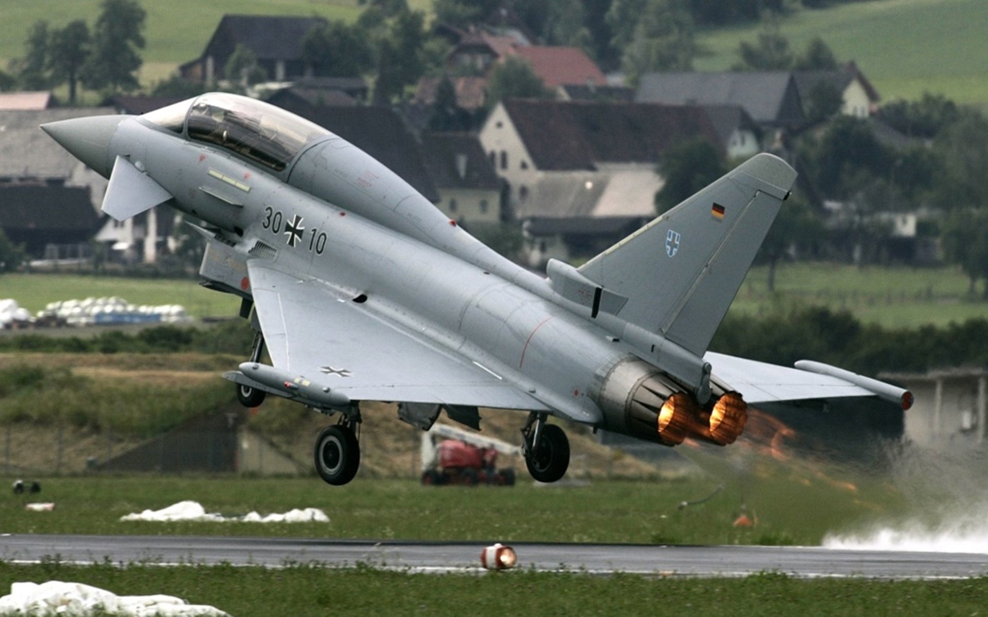 谁将笑到最后?欧洲足球冠军联赛半决赛胜者将逐鹿总决赛,欧洲杯足球赛半决赛