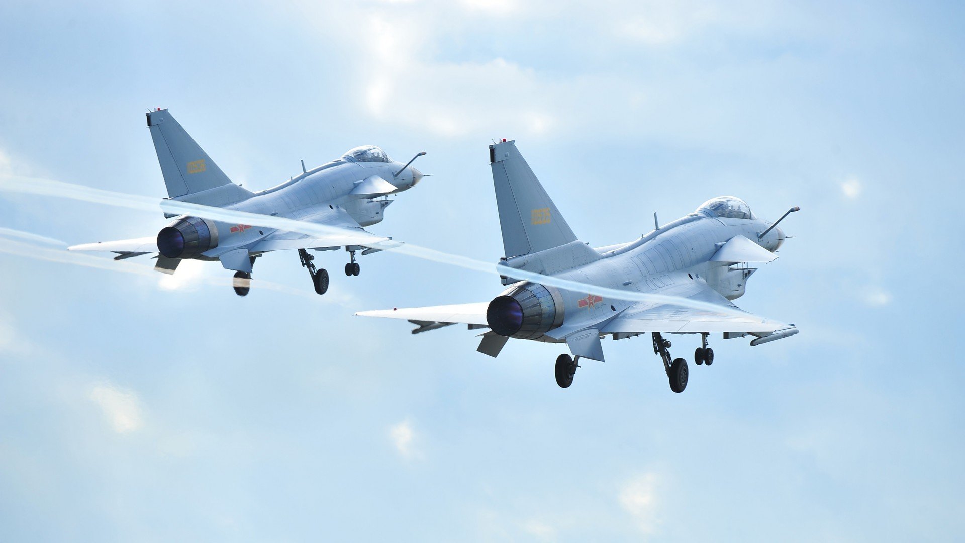 公牛内线球员训练中展示极佳爆发力，公牛的球员